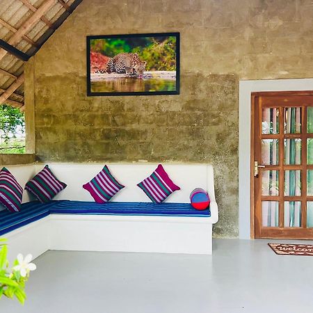 Kingfisher Beach Resort-Yala Kirinda  Eksteriør bilde