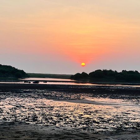 Kingfisher Beach Resort-Yala Kirinda  Eksteriør bilde