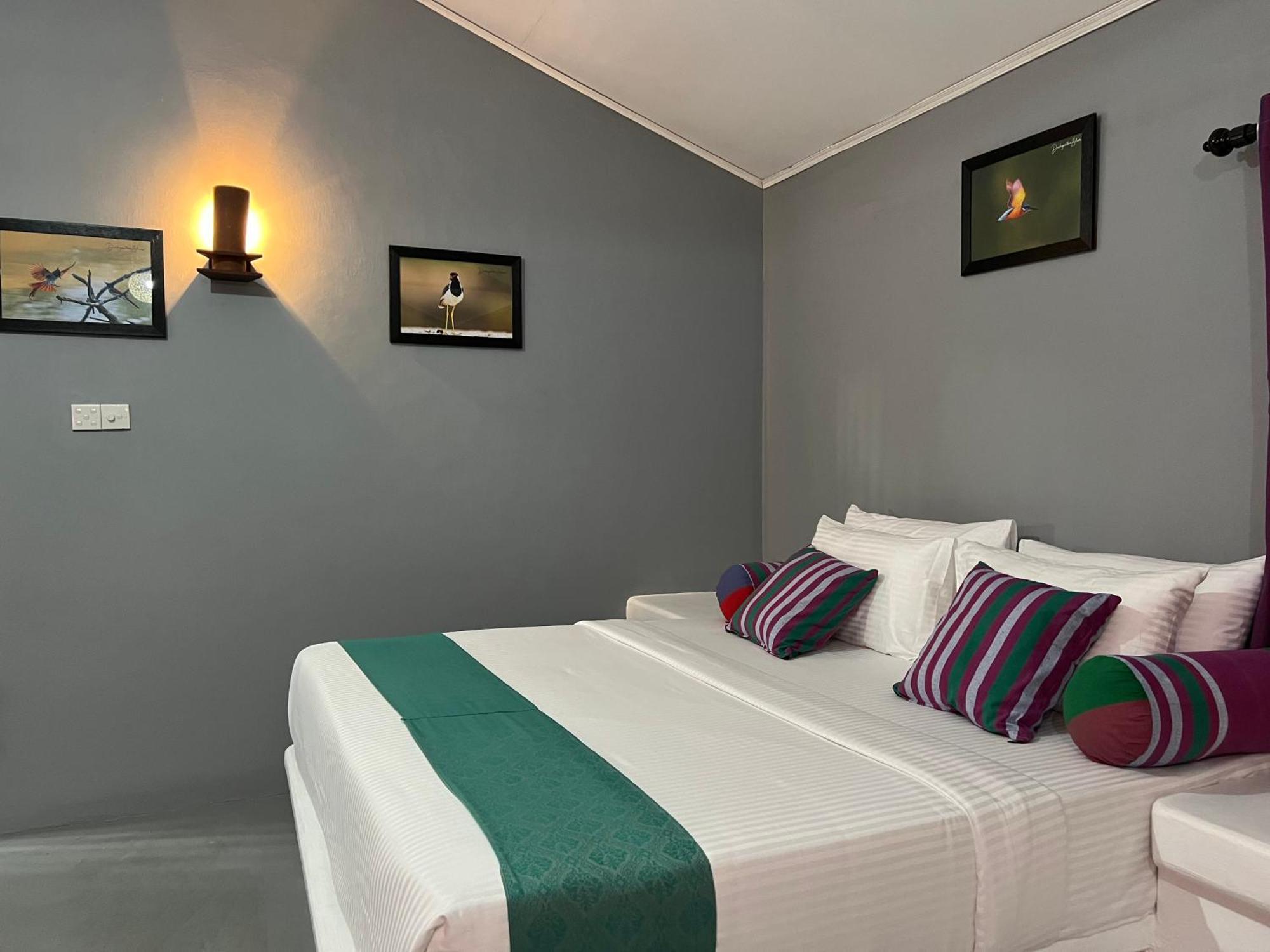 Kingfisher Beach Resort-Yala Kirinda  Eksteriør bilde